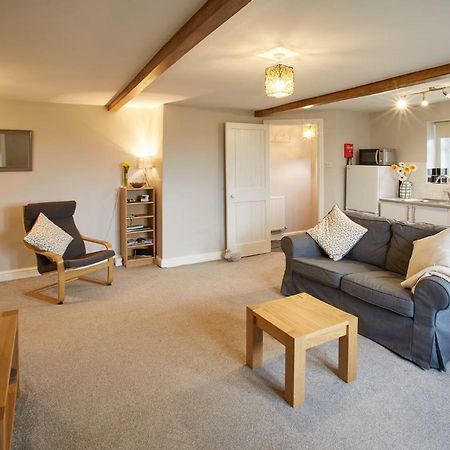 Host & Stay - Cosy Cottage Emley ภายนอก รูปภาพ