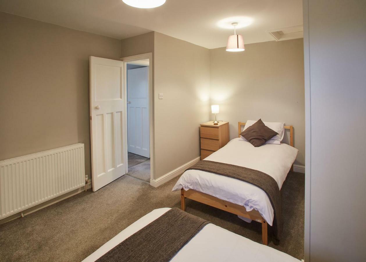 Host & Stay - Cosy Cottage Emley ภายนอก รูปภาพ