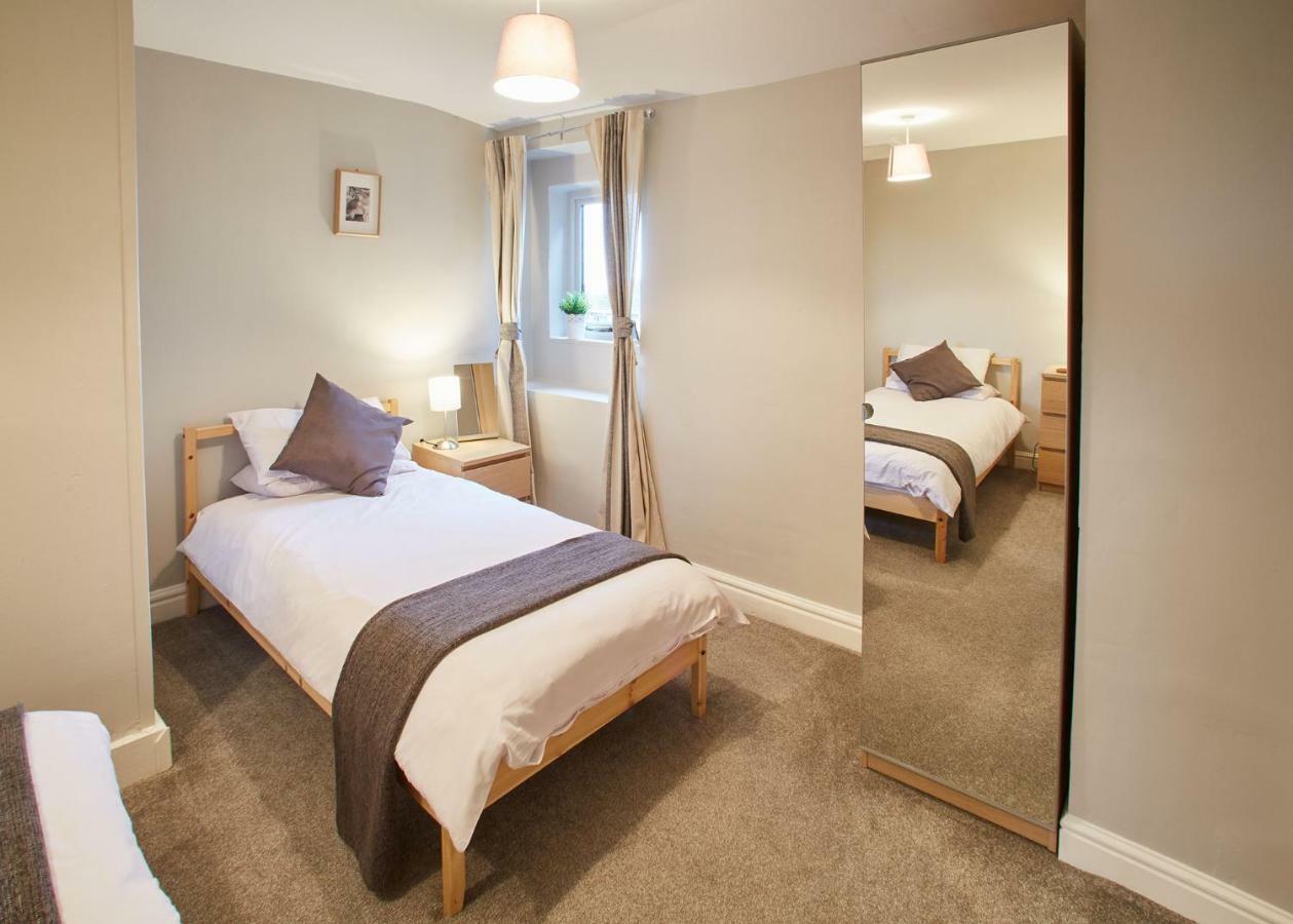 Host & Stay - Cosy Cottage Emley ภายนอก รูปภาพ