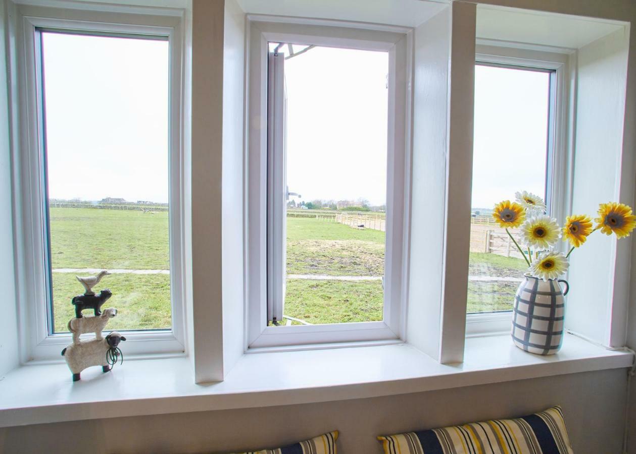 Host & Stay - Cosy Cottage Emley ภายนอก รูปภาพ