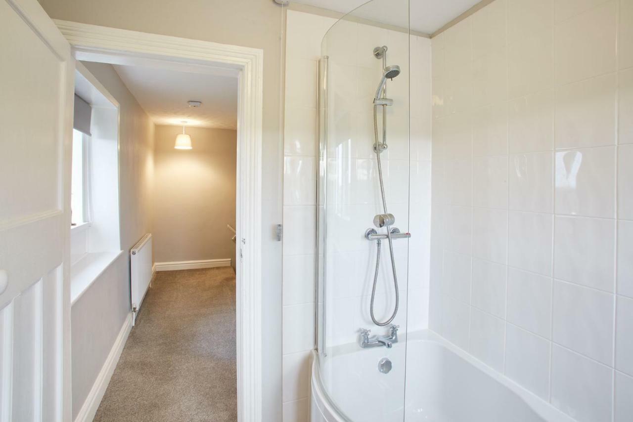 Host & Stay - Cosy Cottage Emley ภายนอก รูปภาพ