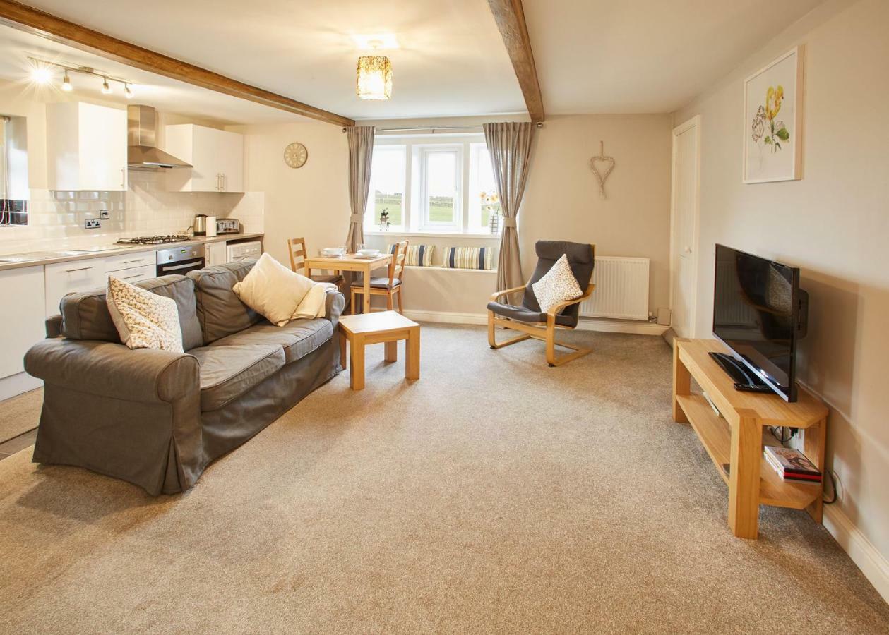 Host & Stay - Cosy Cottage Emley ภายนอก รูปภาพ