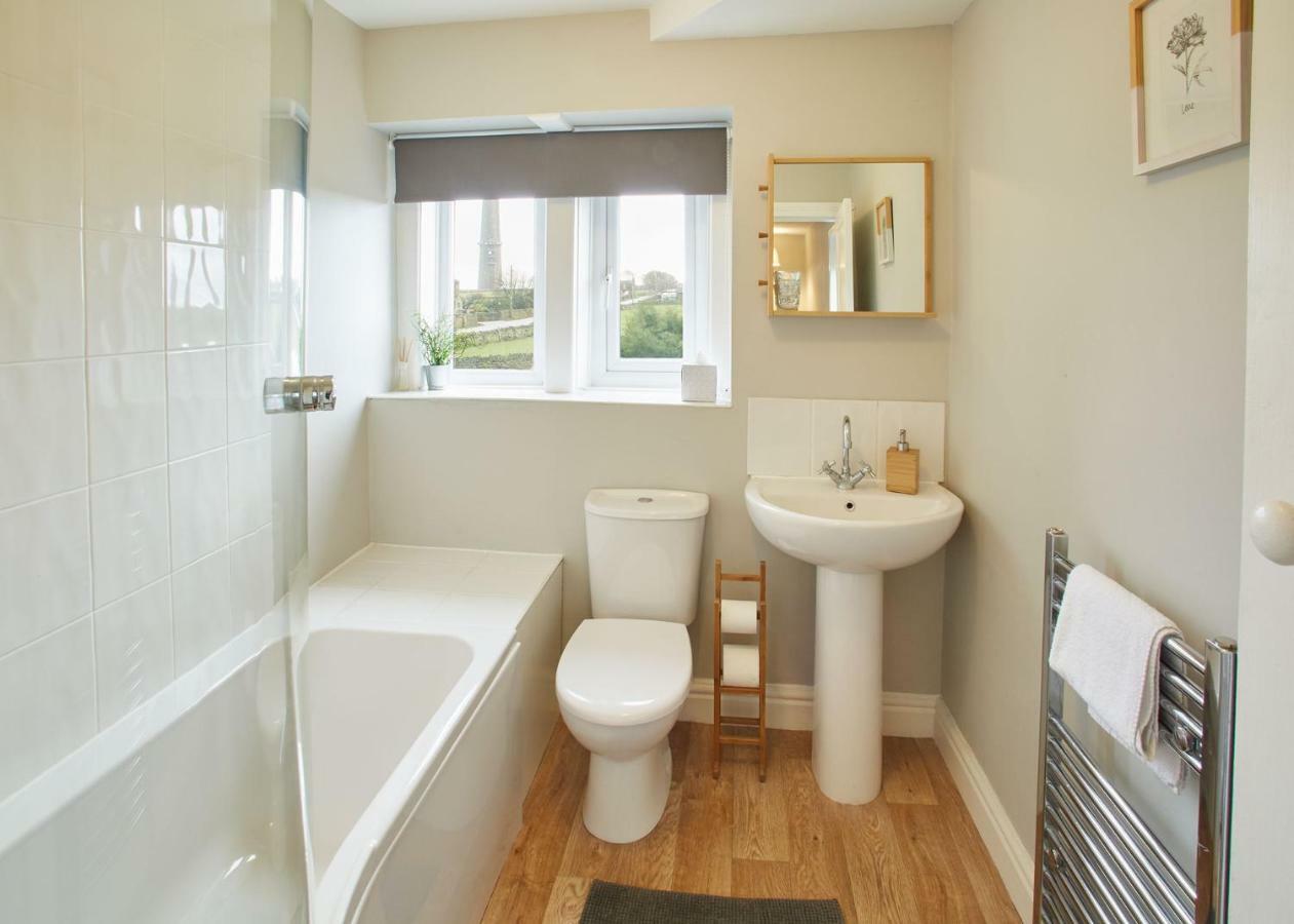 Host & Stay - Cosy Cottage Emley ภายนอก รูปภาพ